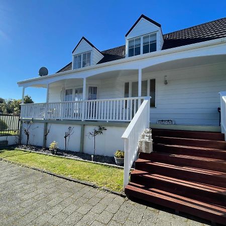 2Mins To Lakefront Family Retreat Taupo Exterior foto