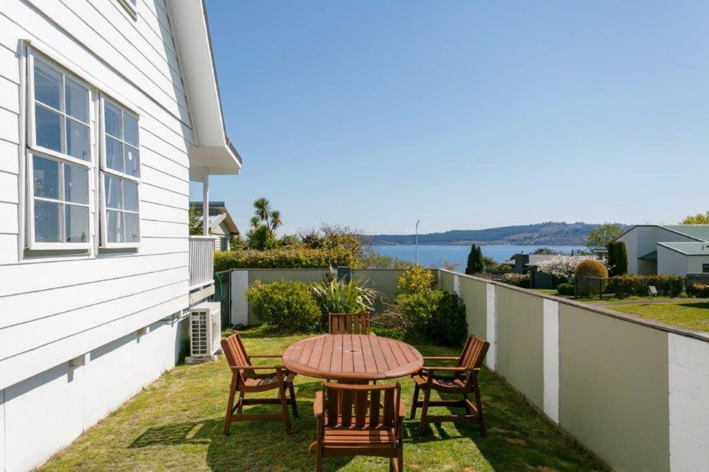 2Mins To Lakefront Family Retreat Taupo Exterior foto